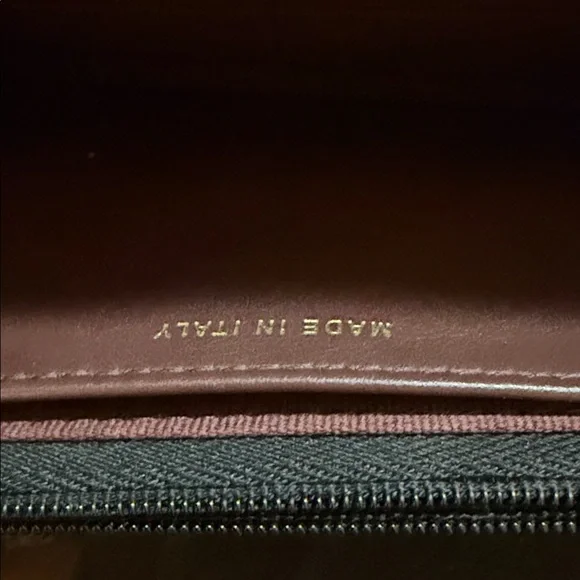 CHANEL Black Quilted Leather Crossbody Wallet with Gold Chain - Picture 4 of 8